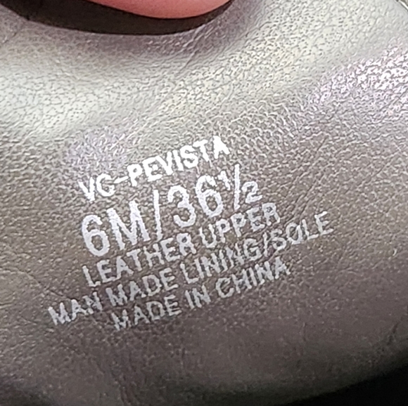 VINCE CAMUTO Ankle Boots - size - Picture 5 of 13